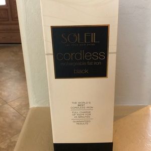 Soleil Cordless Rechargeable Flat Iron Black